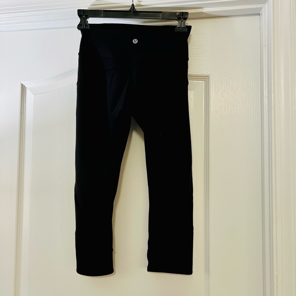Lululemon high rise crop 21” black leggings